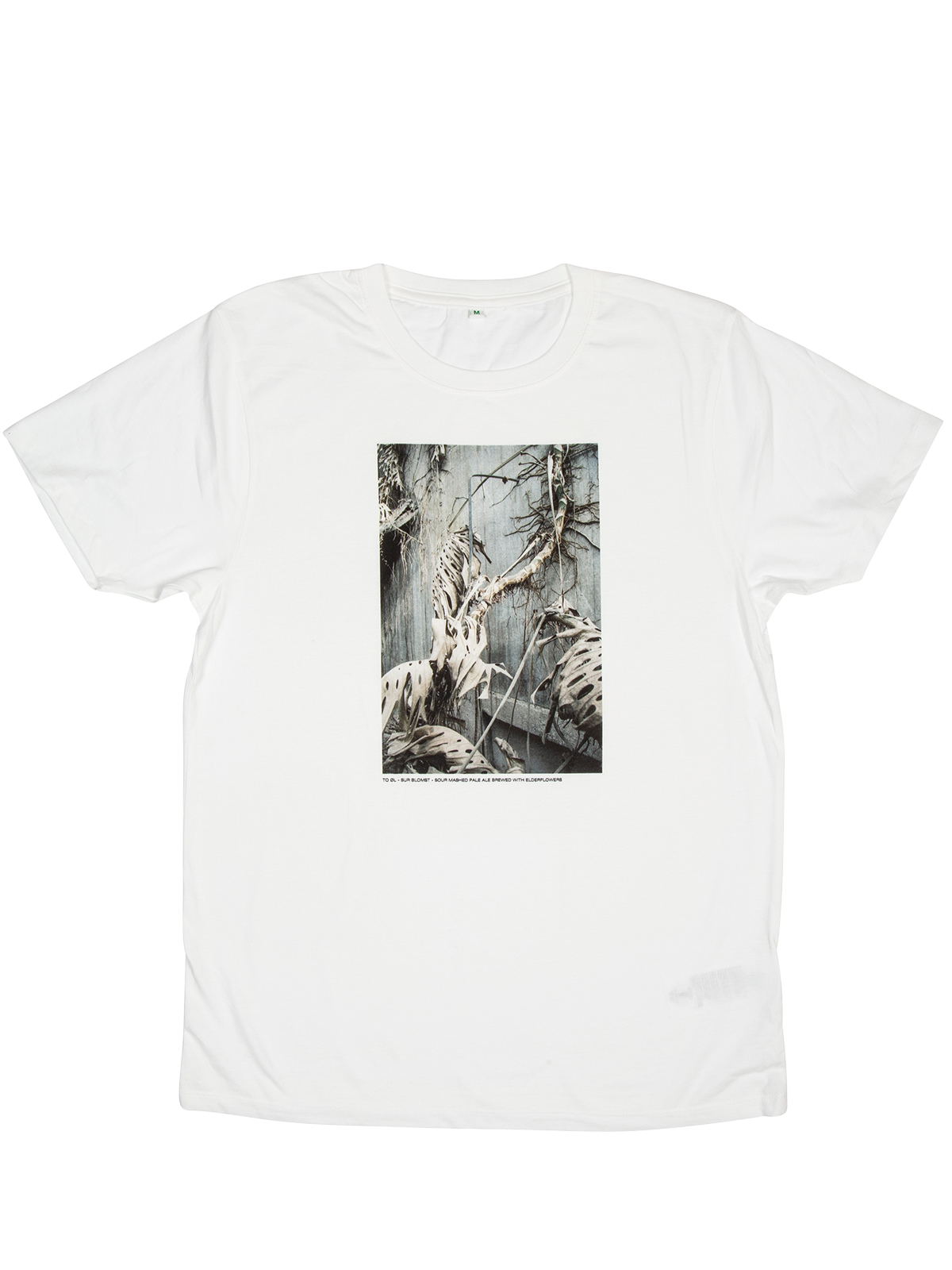White t-shirt with a graphic design of Sur Blomst.